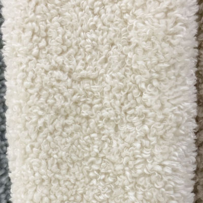 Tissu en peluche 100% polyester Tissu en laine d'imitation pour vêtements Min Ordre 500 mètres