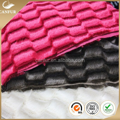 100% Polyester Tricoté Tissu Plush PV avec le nombre de fils selon votre demande
