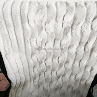 Densité 250gm Densité Tricot Grand poids bandes de coupe PV Plush Tissu pour vêtements