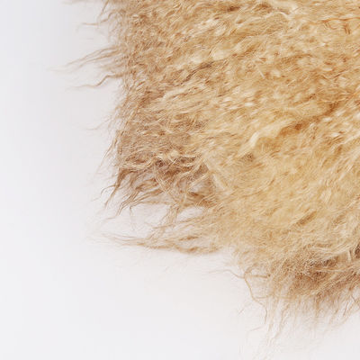 Tissu de fourrure fausse à pile longue et bouclée pour manteau et coussins d'hiver de n'importe quelle couleur PANTONE