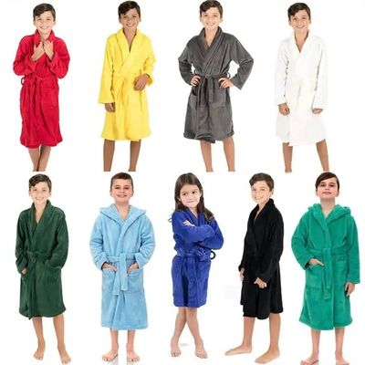 Couleur personnalisée 100D Compte de fil Tissu de laine de corail pour pyjama 300gm double face