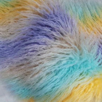 Tissus en fourrure à longue traîne de couleurs vives pour vêtements ou coussins