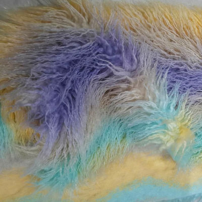 Tissus en fourrure à longue traîne de couleurs vives pour vêtements ou coussins