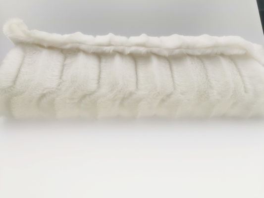 Tricot tricoté Tissu en peluche photovoltaïque blanc brossé pour couvertures et oreillers Tricot tricoté
