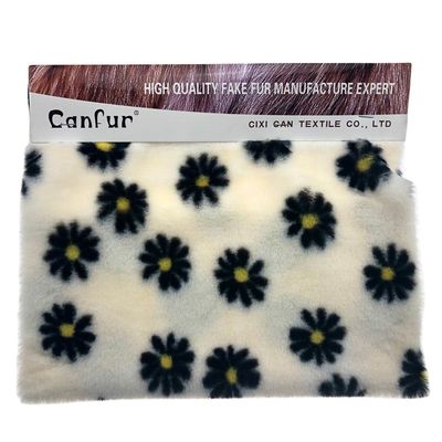 100% polyester mou Jacquard motif imprimé de la fourrure de lapin pour un attrait sophistiqué