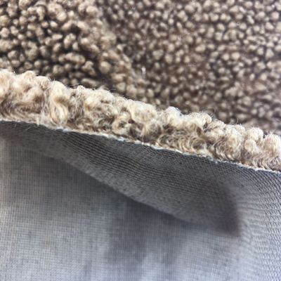 Tissu en plaqué de poids moyen 100% polyester Sherpa faux fourrure pour jouets et vêtements