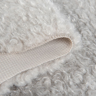 Des modèles personnalisés 100% polyester tricoté en peluche Teddy velours pour les vêtements d'hiver