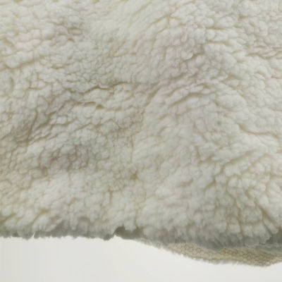 Tissu de fourrure Sherpa 100% polyester confortable pour la doublure de veste ou les vêtements pour bébés