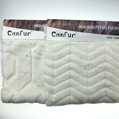 Peau de lapin découpée imprimée Plush 1000 mètres 15-25 jours Livraison 58/60" Largeur de CANFUR CN