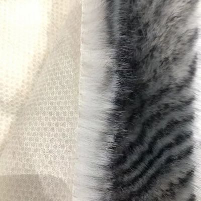 Matériau de façade 100% polyester Tissus en fourrure fausse pour vêtements d'hiver de différentes densités