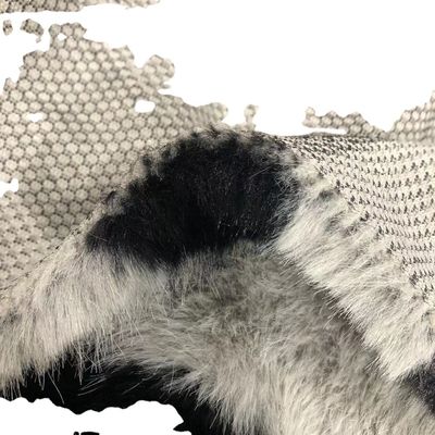 Matériau de façade 100% polyester Faux fourrure textile pour femmes Tissu pour vêtements