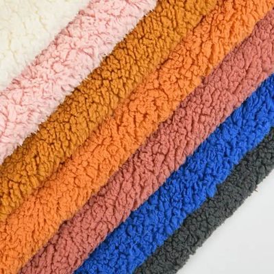 Tissu de doublure en polyester 100% recyclé Sherpa pour les vêtements Traitement de doublure de manteau d'hiver