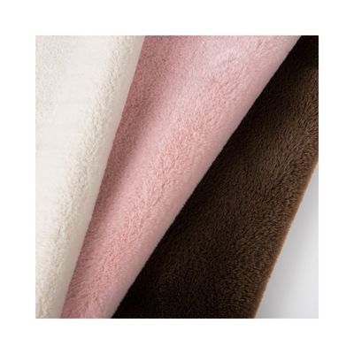 Tissu de fourrure de lapin tricoté de qualité moyenne à élevée pour textile domestique