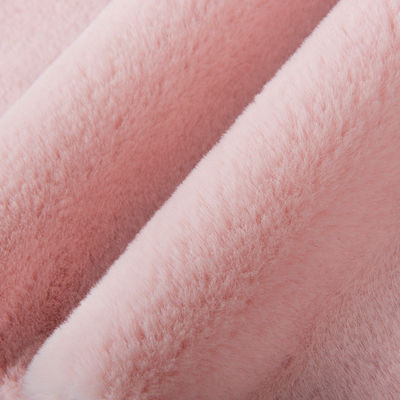 Tissu de fourrure de lapin tricoté de qualité moyenne à élevée pour textile domestique