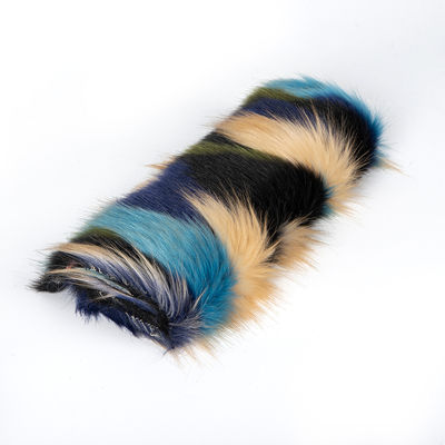 Matériau avant 100% acrylique Densité de contact Haute densité Tissu de fourrure fausse pour vêtements