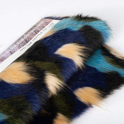 Matériau avant 100% acrylique Densité de contact Haute densité Tissu de fourrure fausse pour vêtements
