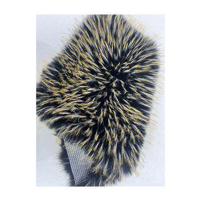 Tissu de fourrure en tricot doux et luxueux à dos de fourrure blanche avec pointe noire teinte couleur pom