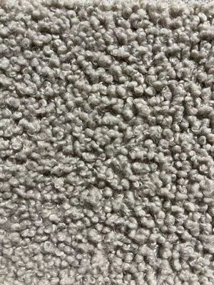 Tissu de fourrure en tissu tricoté en polyester 100% polyester de couleur solide pour vêtements