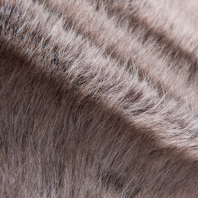 Tissu de fourrure de jouet faux avec matériau artificiel et techniques de soutien tricotées