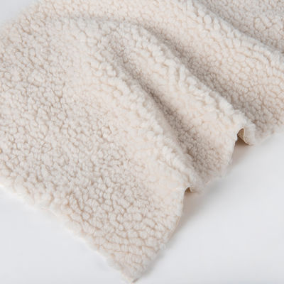 Conception populaire Hometextile SOLIDS motif Tissu en suède de polyester pour vêtements et canapés
