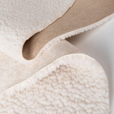 Tissu en polyester tricoté de densité personnalisée en daim osé pour vêtements et canapés