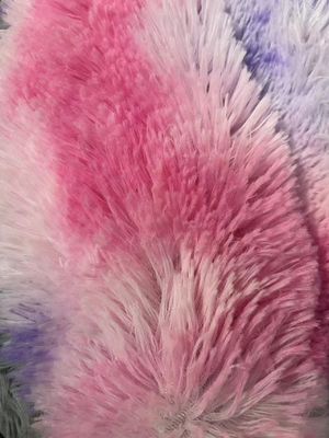 Tissu de jouet 100% polyester à teinture spéciale tricoté en plastique photovoltaïque avec motif en plastique et longue pile