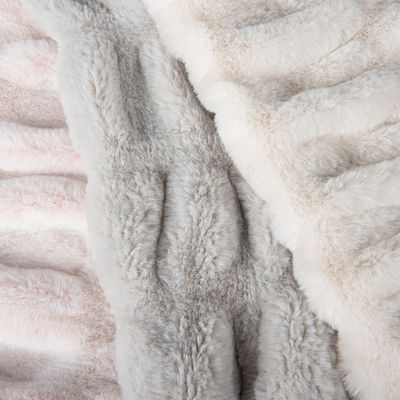 Tissu en peluche doux pour textile domestique 100% polyester élastique faux fourrure de lapin 58/60 "de largeur