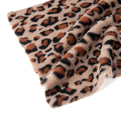 Tissu de fourrure en peluche confortable 100% polyester pour vêtements