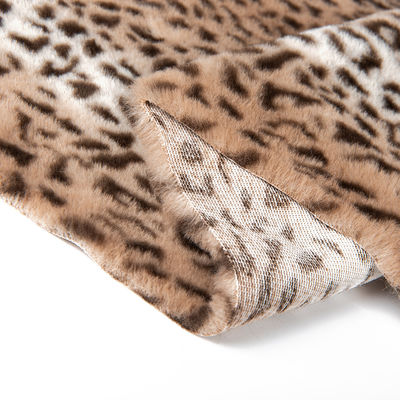 Tissu de fourrure en peluche confortable 100% polyester pour vêtements