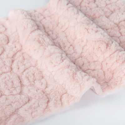 Fabrication en fourrure courte, en faux, en sherpa, avec 100% de polyester.