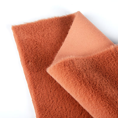 Tissu de fourrure de lapin tricoté pour des vêtements confortables et à la mode