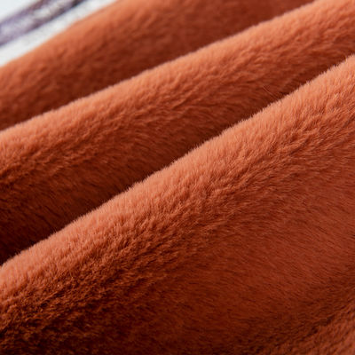 Tissu de fourrure de lapin tricoté pour des vêtements confortables et à la mode