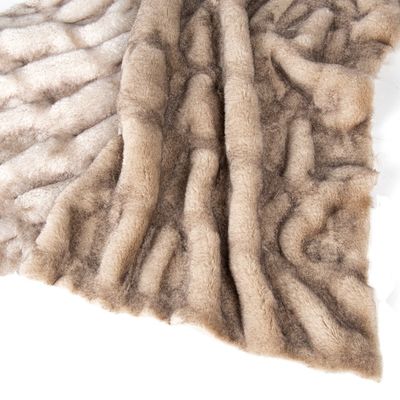Tissu de fourrure de lapin séché rapidement Le choix parfait pour les vêtements textiles de maison à la mode
