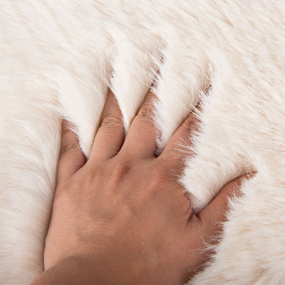 Couleurs personnalisées 100% polyester faux fourrure Tissu pour vêtements de manteau de femme haute densité