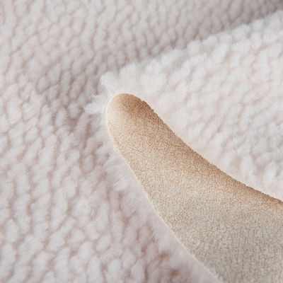 290±10gm Tissu à coquille douce Vêtement d'hiver avec daim Bonded Teddy Sherpa Faux Fur Fleece