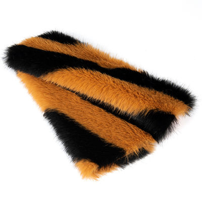 Densité personnalisable 900GSM Polyester Faux Fur Fabrics pour les vêtements d'hiver et le confort