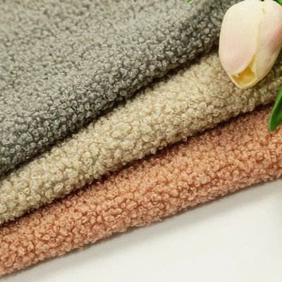 Tissu en fourrure d'ours en peluche pour manteau d'hiver Largeur 58/60 " Toute couleur en PANTONE peut être fournie
