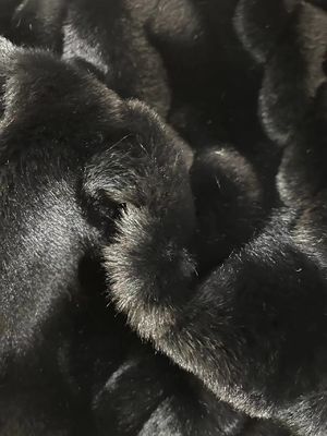 Soft Hand Feel faux manteau noir avec 1150g/m2 de poids et techniques de soutien tricotées