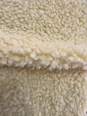 Tissu de velours en laine de Teddy 100% polyester pour vêtements textiles ménagers coussins et jouets
