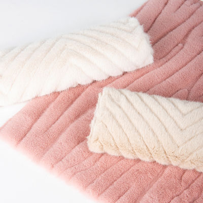 Largeur 58/60" Couleur personnalisée 100% polyester brossé Faux Fur Tissu Plush Tissu échantillon gratuit