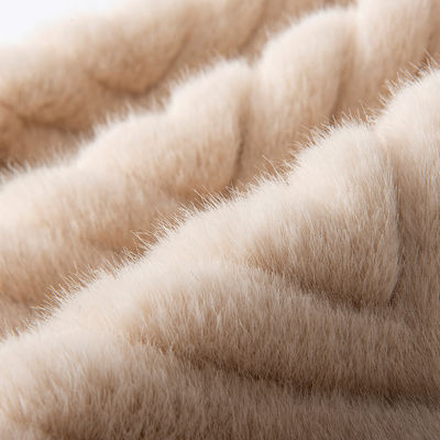 Largeur 58/60" Couleur personnalisée 100% polyester brossé Faux Fur Tissu Plush Tissu échantillon gratuit