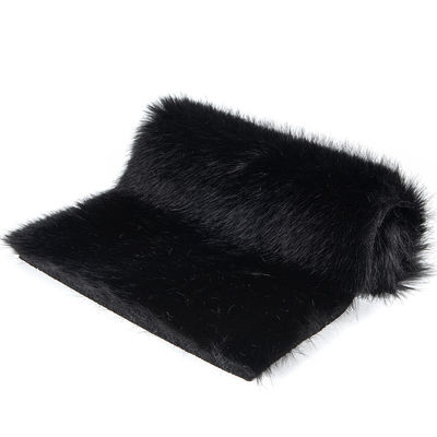 Résistance à la couleur Grade 4-5 Tissu de fourrure fausse noire pour pulls et vêtements d'hiver pour femmes