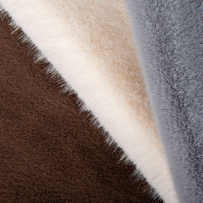Poids moyen 100% polyester faux fourrure de lapin avec un style doux et luxueux