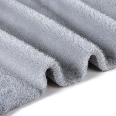 Poids moyen 100% polyester faux fourrure de lapin avec un style doux et luxueux