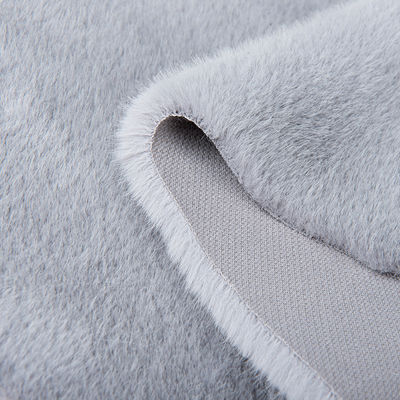 Poids moyen 100% polyester faux fourrure de lapin avec un style doux et luxueux