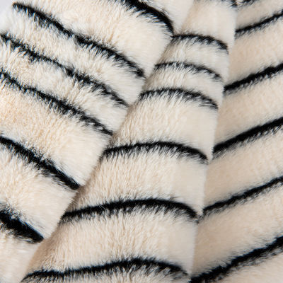 Supersoft Faux Lapin Mink fourrure Cheveux courts Windproof Lapin fourrure en tissu avec sensation de la main douce